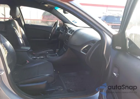 2013 Dodge Avenger R/T z USA, uszkodzony, nr VIN 1C3CDZBG6DN717385